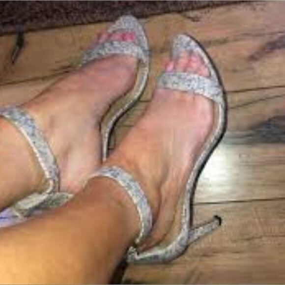 BRAND NEW NICOLE MILLER ADJUSTABLE BUCKLE ANKLE STRAP POINTED TOE  SANDAL - Picture 1 of 14